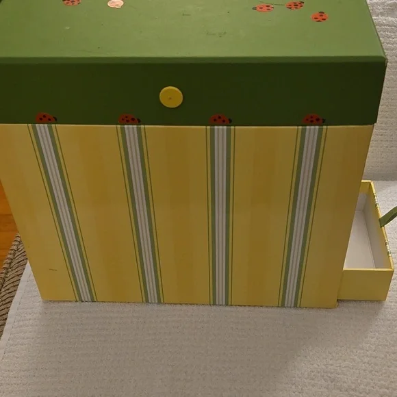 Hallmark Greeting Card Organizer - Picture 1 of 7